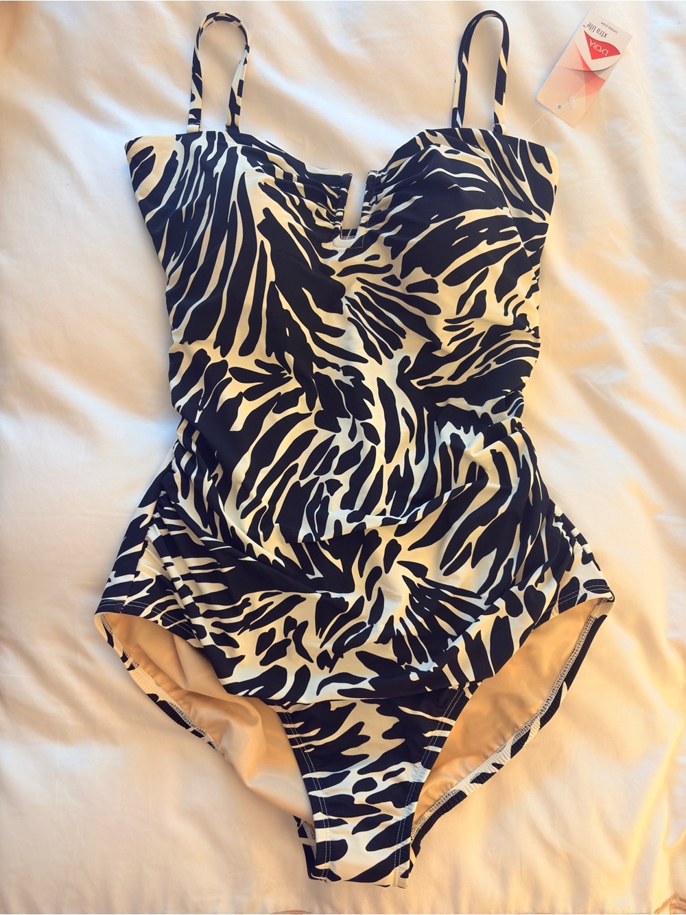 Lands’ End Slender Suit Tummy Control Animal Print Swimsuit Black White New 18